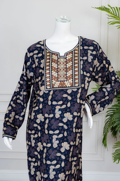 قميص نسائي طويل لون كحلي مشجر ياقة بكلفة مطرزة من الأمام و بأكمام طويلة