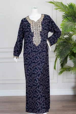 جلابية نسائية طويلة لون كحلي مشجر ياقة بكلفة مطرزة من الأمام و بأكمام طويلة 