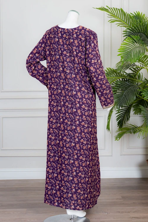 جلابية نسائية طويلة لون موف مشجر ياقة بكلفة مطرزة من الأمام و بأكمام طويلة