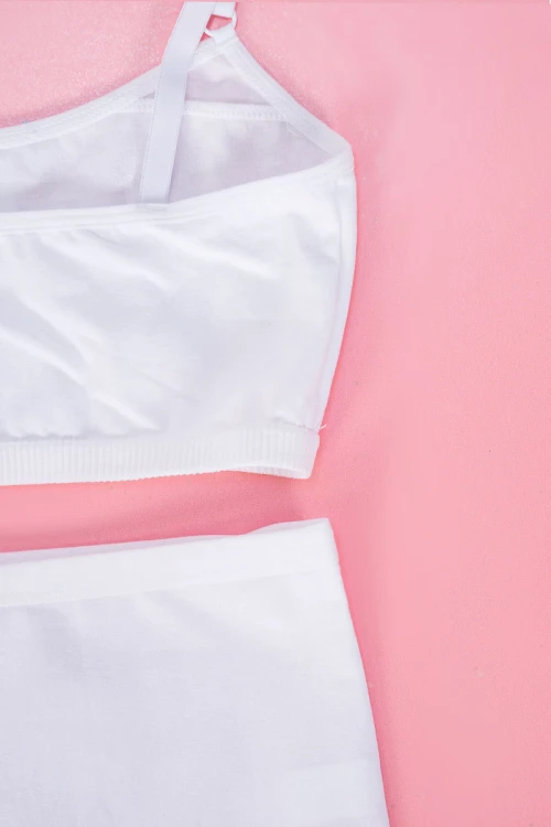 طقم داخلي قطعتين بناتي لون أبيض