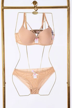 طقم صدرية قطعتين نسائي لون بيج بأحزمة قابلة للتعديل من الخلف