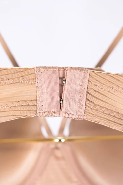 طقم صدرية قطعتين نسائي لون بيج بأحزمة قابلة للتعديل من الخلف