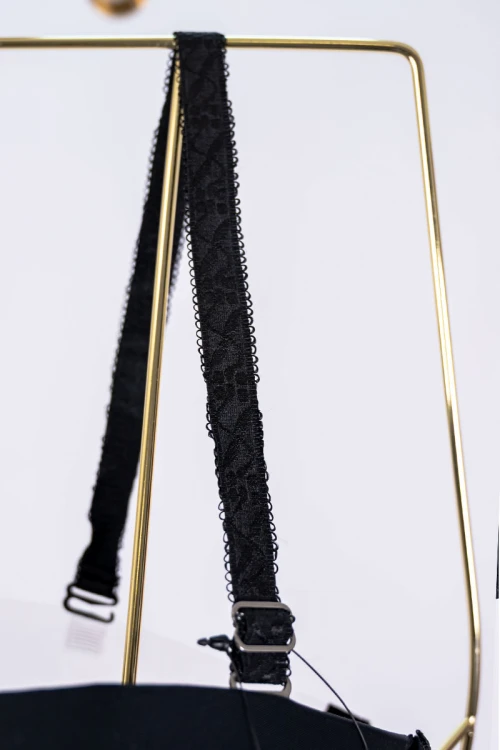 صدرية نسائي لون أسود بحزام شفاف من الخلف قابل للتعديل