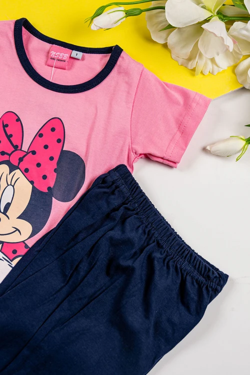 طقم بناتي قطعتين تيشيرت باللون الوردي الغامق مزين برسومات من الأمام مع بنطلون طويل لون كحلي