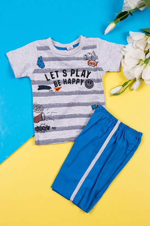 بيجاما ولادي قطعتين تيشيرت لون رمادي مزين برسومات و كتابات من الأمام مع شورت لون أزرق