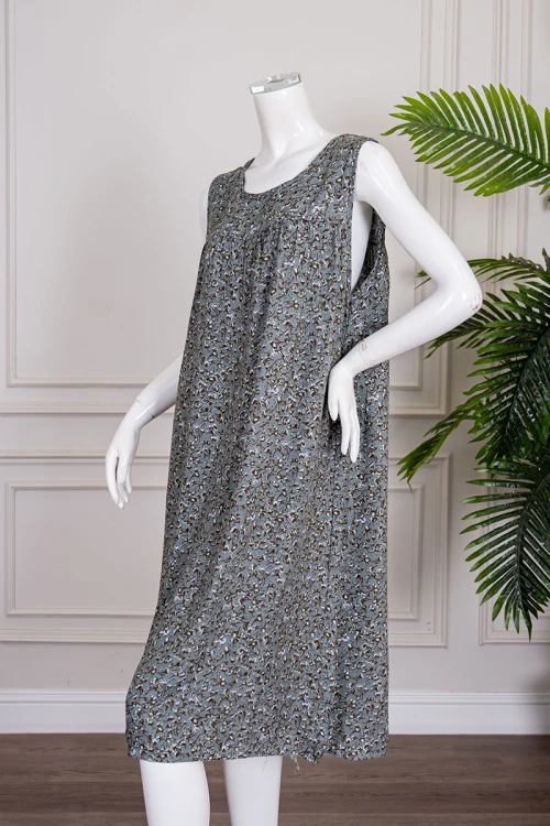 قميص نسائي قصير لون رصاصي مشجر ياقة دائرية و بدون أكمام