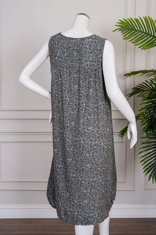 قميص نسائي قصير لون رصاصي مشجر ياقة دائرية و بدون أكمام