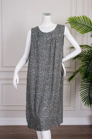 قميص نسائي قصير لون رصاصي مشجر ياقة دائرية و بدون أكمام 