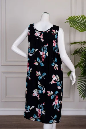 قميص نسائي قصير لون أسود مشجر ياقة دائرية و بدون أكمام 