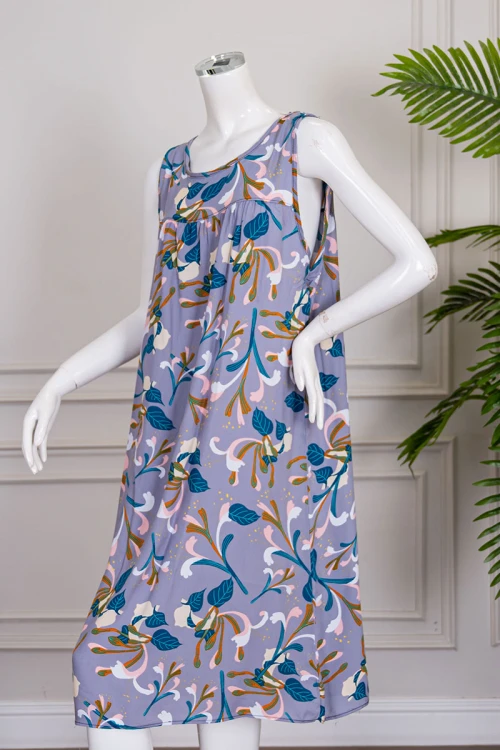 قميص نسائي قصير لون موف مشجر ياقة دائرية و بدون أكمام