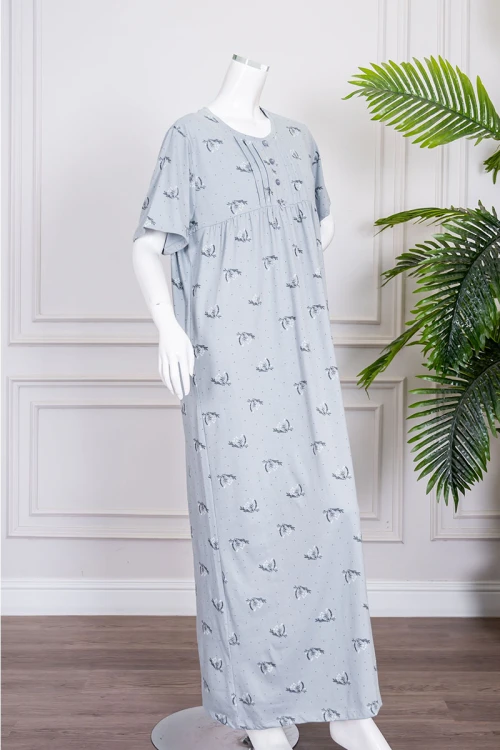 قميص نسائي جامبو طويل لون رمادي مشجر ياقة دائرية بأزرار من الأمام و بأكمام قصيرة