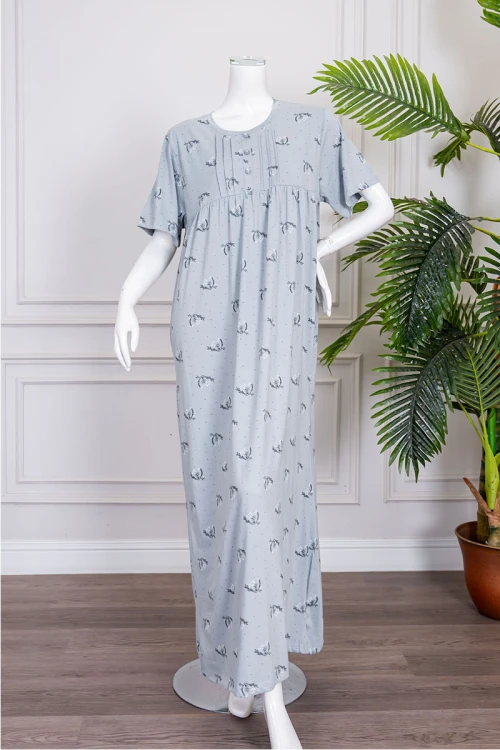 قميص نسائي جامبو طويل لون رمادي مشجر ياقة دائرية بأزرار من الأمام و بأكمام قصيرة