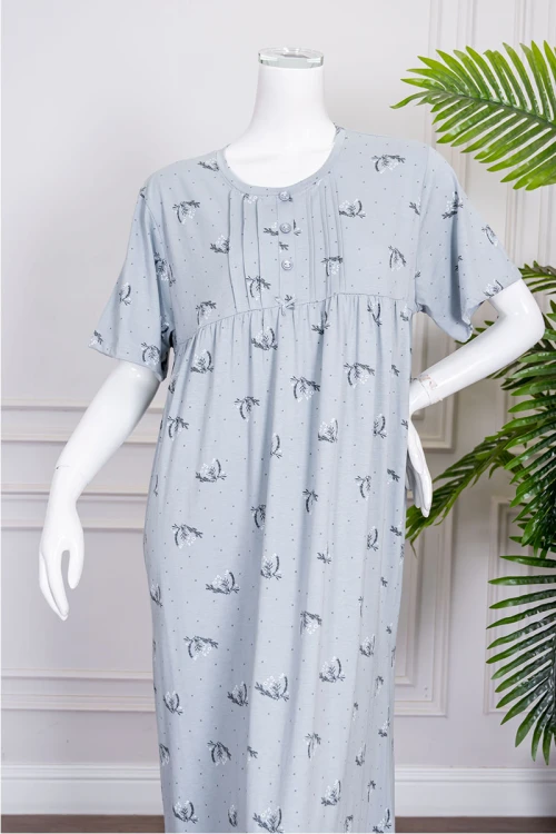 قميص نسائي جامبو طويل لون رمادي مشجر ياقة دائرية بأزرار من الأمام و بأكمام قصيرة