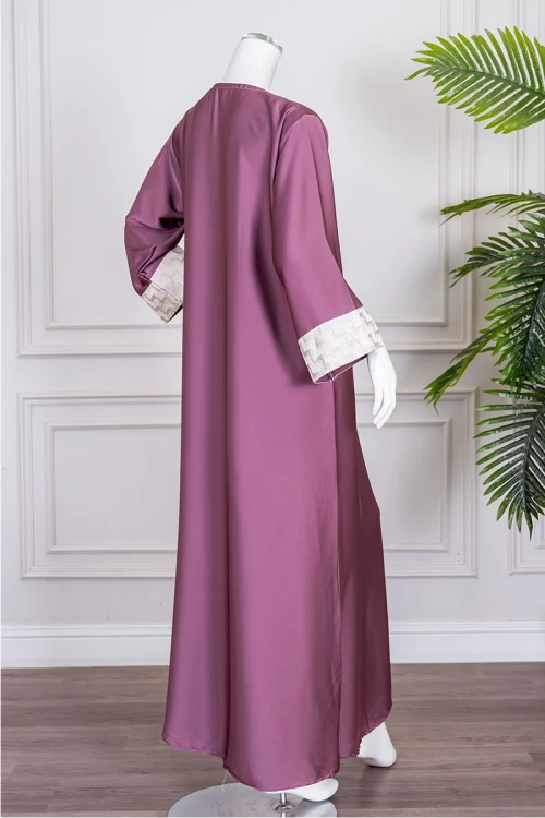 جلابية نسائية لون موف ياقة بقصة سبعة و بأكمام طويلة