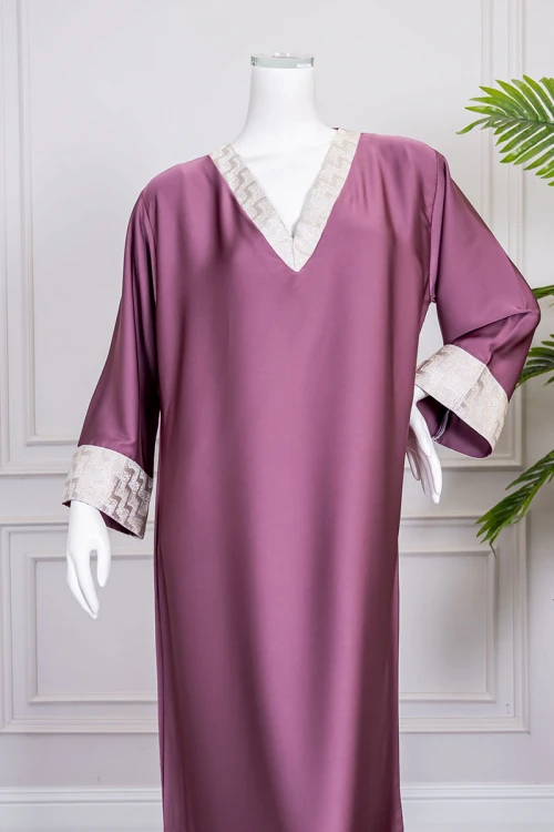 جلابية نسائية لون موف ياقة بقصة سبعة و بأكمام طويلة