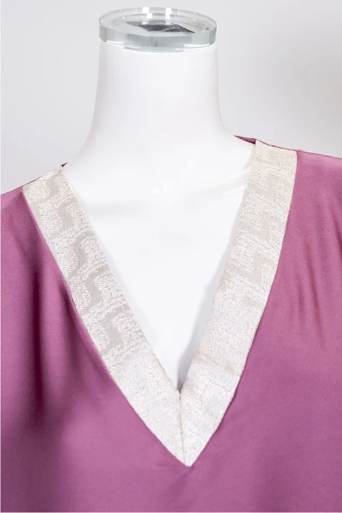 جلابية نسائية لون موف ياقة بقصة سبعة و بأكمام طويلة