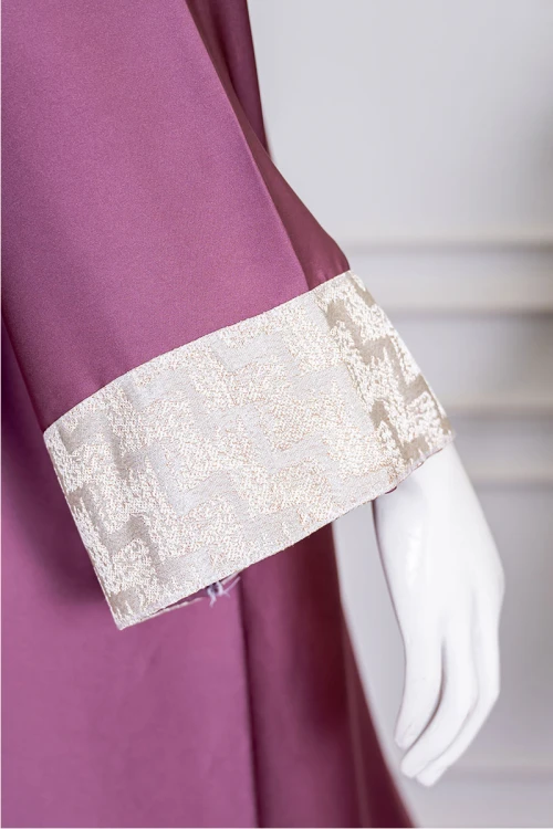 جلابية نسائية لون موف ياقة بقصة سبعة و بأكمام طويلة