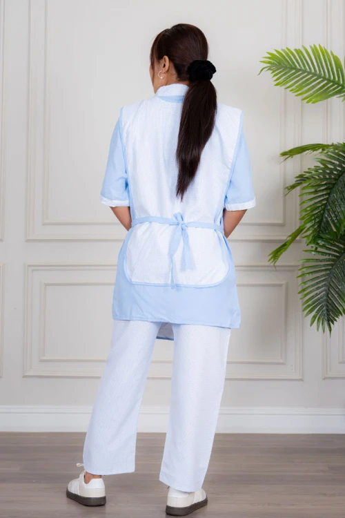 زي عاملة منزلية ثلاث قطع متعدد الألوان قميص طويل بياقة مطوية بسحاب قصير و جيوب من الأمام مع مريلة بجيب عملي و رباط على الجانبين و بنطلون طويل