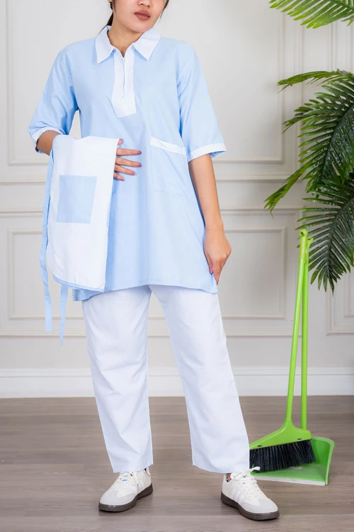 زي عاملة منزلية ثلاث قطع متعدد الألوان قميص طويل بياقة مطوية بسحاب قصير و جيوب من الأمام مع مريلة بجيب عملي و رباط على الجانبين و بنطلون طويل