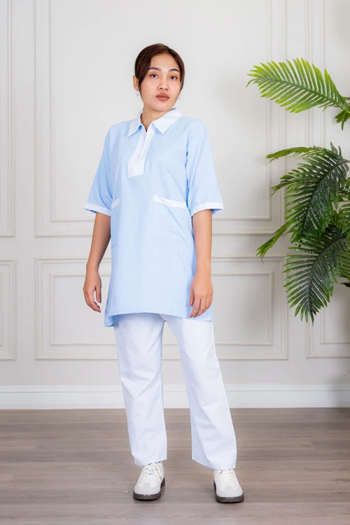 زي عاملة منزلية ثلاث قطع متعدد الألوان قميص طويل بياقة مطوية بسحاب قصير و جيوب من الأمام مع مريلة بجيب عملي و رباط على الجانبين و بنطلون طويل