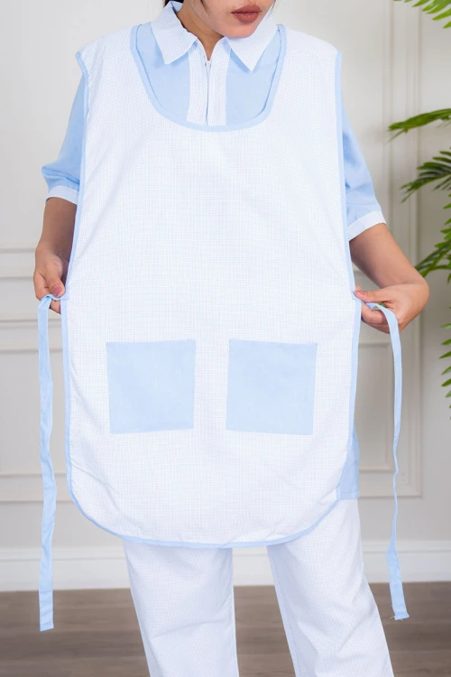 زي عاملة منزلية ثلاث قطع متعدد الألوان قميص طويل بياقة مطوية بسحاب قصير و جيوب من الأمام مع مريلة بجيب عملي و رباط على الجانبين و بنطلون طويل