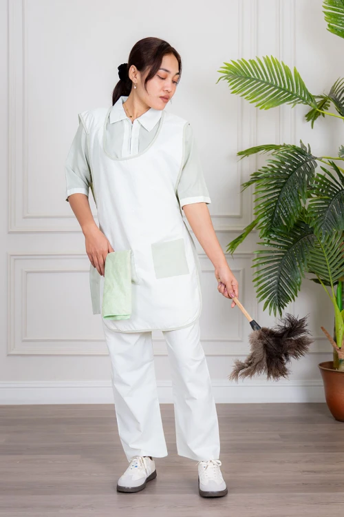 زي عاملة منزلية ثلاث قطع متعدد الألوان قميص طويل بياقة مطوية بسحاب قصير و جيوب من الأمام مع مريلة بجيب عملي و رباط على الجانبين و بنطلون طويل