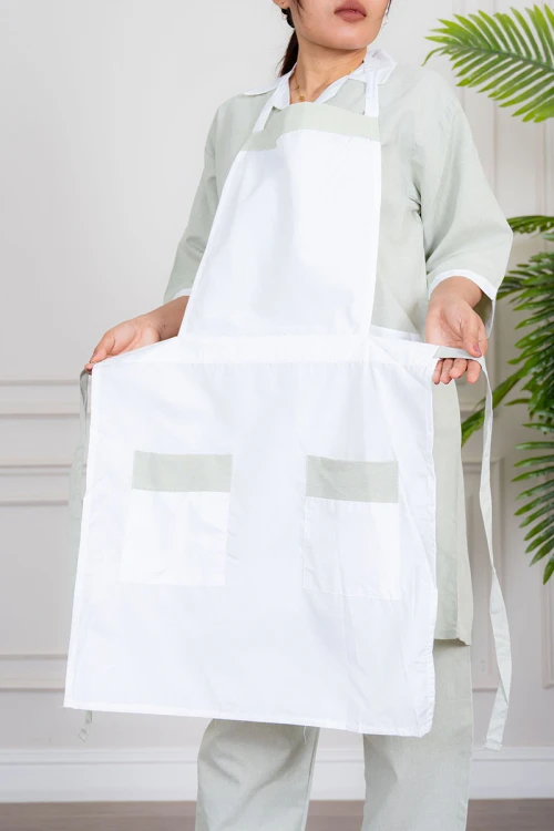 زي عاملة منزلية ثلاث قطع متعدد الألوان قميص طويل بياقة مطوية بسحاب قصير و جيوب من الأمام مع مريلة بجيب عملي و رباط على الجانبين و بنطلون طويل