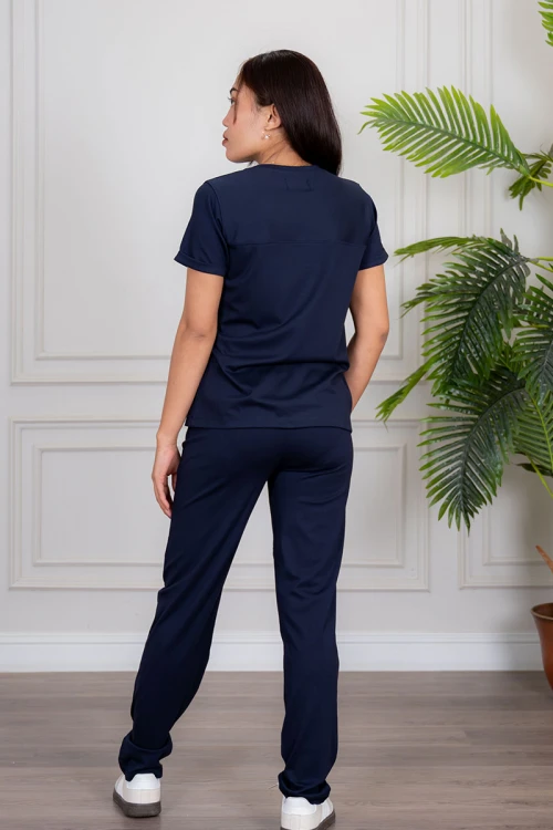 بيجاما نسائية قطعتين لون كحلي تيشيرت مزين بكتابات من الأمام مع بنطلون طويل برباط في الخصر