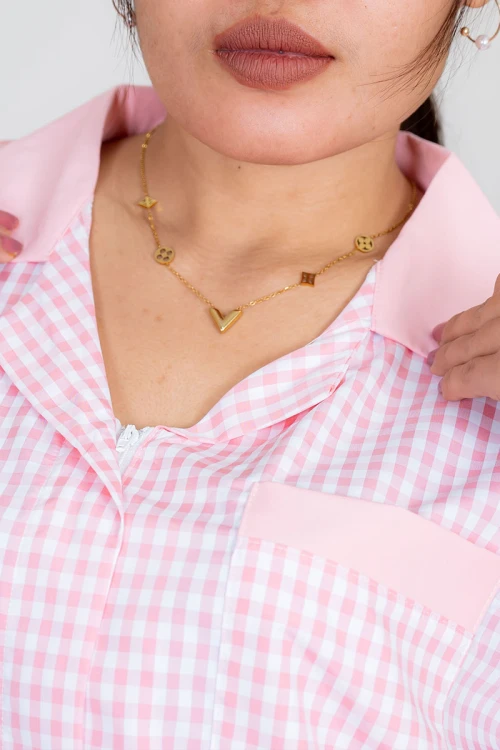 زي-عاملة-قطعتين-متعدد-الألوان-على-شكل-مربعات-بلوزة-بياقة-