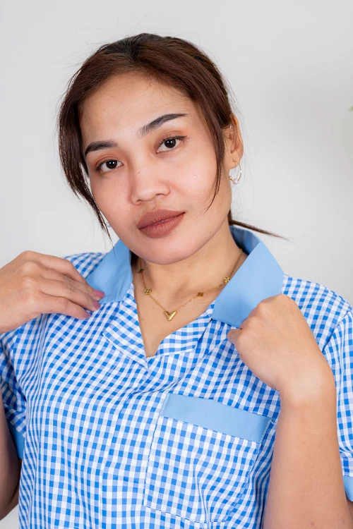 زي-عاملة-قطعتين-متعدد-الألوان-على-شكل-مربعات-بلوزة-بياقة-