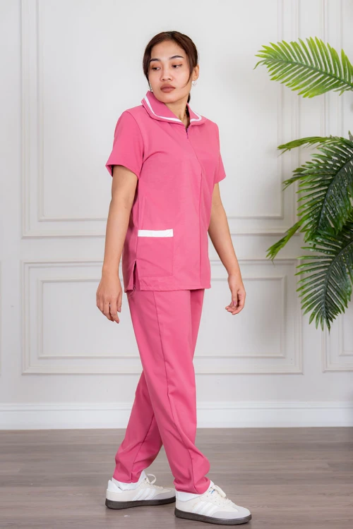 زي عاملة قطعتين متعدد الألوان بلوزة بياقة مطوية بسحاب مخفي و جيوب من الأمام ذو أكمام قصيرة مع بنطلون طويل