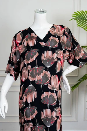 قميص نسائي طويل لون أسود مشجر ياقة قصة سبعة و أكمام قصيرة 