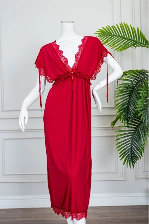 قميص نوم نسائي لون أحمر بقصة سبعة مزينة بقماش الدانتيل و بأكمام قصيرة 