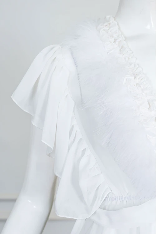 قميص نوم نسائي قصير شيفون لون أبيض قصة سبعة مزينة بريش من الأمام و بأكمام قصيرة