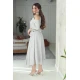 فستان سهرة نسائي لون رصاصي فاتح بياقة عالية مزين باللؤلؤ عند الخصر مع أكمام طويلة بأربطة على شكل فيونكة وتنورة كلوش
