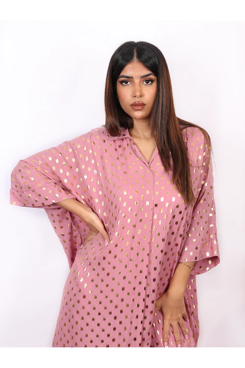 جلابيات يوم التأسيس منقّطه باللون الذهبي