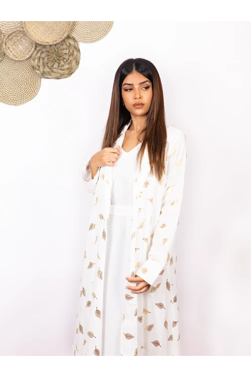 طقم قطعتين فستان وعباية ليوم التأسيس بطبعة أوراق شجر