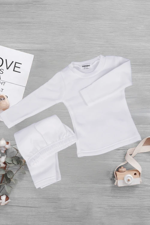 بيجاما شتوية داخلية قطعتين قماش مبطن لون ابيض بتطريز شعار من الأمام