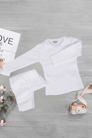 بيجاما شتوية داخلية قطعتين قماش مبطن لون ابيض بتطريز شعار من الأمام