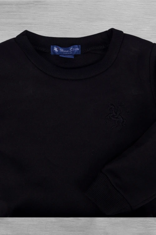 بيجاما شتوية داخلية قطعتين قماش مبطن لون أسود بتطريز شعار من الأمام