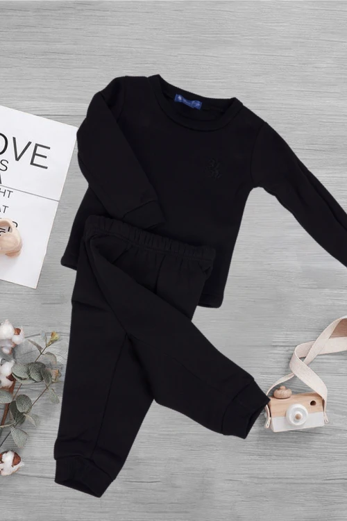 بيجاما شتوية داخلية قطعتين قماش مبطن لون أسود بتطريز شعار من الأمام