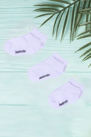 3 قطع جوارب لون أبيض سادة 