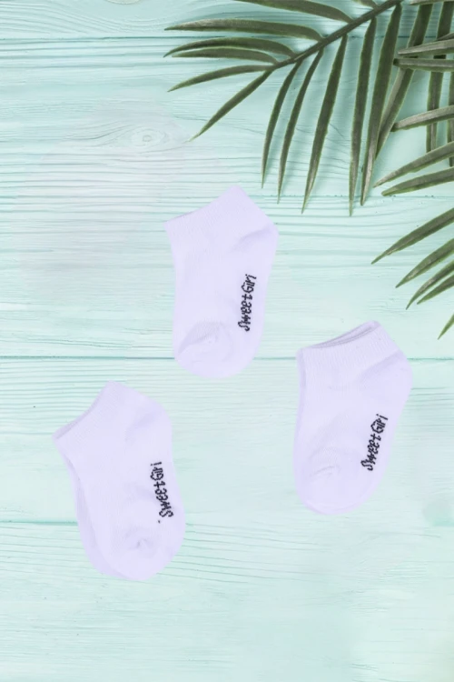 3 قطع جوارب لون أبيض سادة